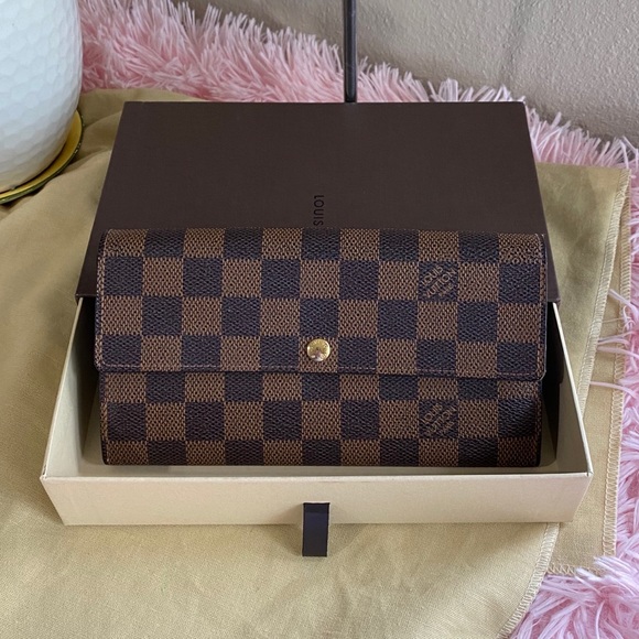 Louis Vuitton Handbags - Authentic Louis Vuitton Sarah wallet Damiere Ebene